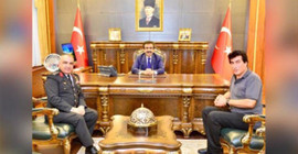Eski eşi ve çocuğunu öldüren korucubaşının eski vali ile fotoğrafı ortaya çıktı