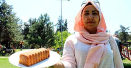 Arkadaşlarına verdiği bir dilim kekle işten çıkarıldı