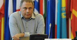 Prof. Dr. Akdeniz: Sosyal medya teklifi ile yolsuzluk ve eleştiri haberleri silinecek