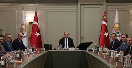 Kadınların protestolarıyla aynı gün yapılacak olan AKP MYK ertelendi