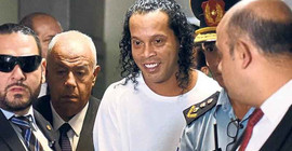 Sahte pasaportla tutuklanan Ronaldinho artık özgür