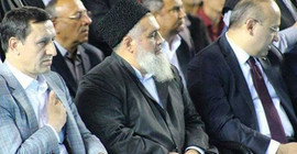 Çocuğa cinsel istismardan tutuklanan Uşşaki tarikatı lideri devlet protokolünde ağırlanmış