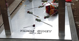 Yılmaz Güney mezarı başında anıldı