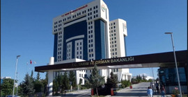 'Bakan, ihalenin Emine Erdoğan'ın kuzenine verilmesine itiraz eden bürokratları görevden aldı' iddiası