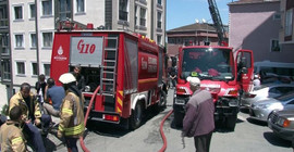 İstanbul'da 5 katlı binada korkutan yangın
