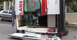 İstanbul'da ambulans kaza yaptı: 4 sağlıkçı yaralandı