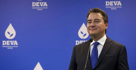 Babacan: Dolar kurunu 7'nin altında tutmak için 120 milyar doları yok ettiler