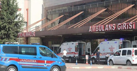 Göçmenlerin olduğu askeri araç devrildi: 16 yaralı