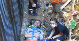 Kadıköy'de inşaat iskelesi çöktü