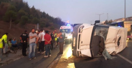 4 işçi servisi kaza yaptı: Çok sayıda yaralı