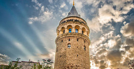 Restorasyonu tamamlanan Galata Kulesi ziyarete açıldı