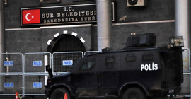 9 ayda bütçeyi sıfırlayan kayyım yapacağı borç için borç aldı
