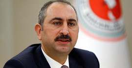 Adalet Bakanı Gül'den 'ışıklar yanıyor' tepkisi