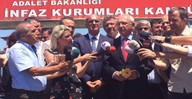 Kılıçdaroğlu, Berberoğlu'nu ziyaret etti