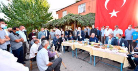 Maske denetimine çıkan vali maske takmadı