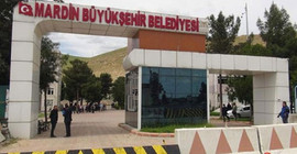 Kayyımın milyonluk ihaleler verdiği müteahhit yolsuzluktan tutuklandı