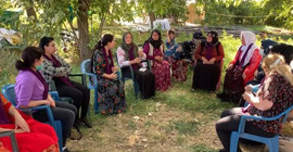 Kadınlar taciz ve tecavüze karşı köy köy geziyor