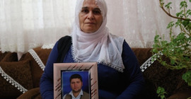 Beyaz tülbentli anne Ateş gözaltına alındı