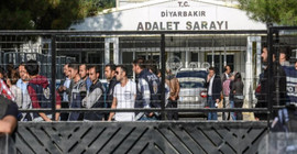 DTK operasyonu: Avukat, doktor, gazeteci, sendikacı ve siyasetçilerin de olduğu 101 gözaltı kararı