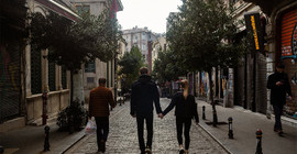 Covid-19 yasaklarından muaf tutulan turistler: İstanbul'da VIP gibiyiz