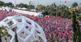 15 Temmuz'un yıldönümünde köprüde anma