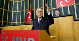Bahçeli, İran'la krize neden olan şiiri tekrarladı