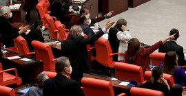 Meclis'te 'namussuz' tartışması: AKP'li Eyüp Özsoy'a uyarı cezası