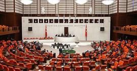 Meclis'te 'çıplak arama' tartışması: AKP, işkenceye belge istedi