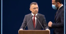 Cumhurbaşkanı Yardımcısı Fuat Oktay Siber Güvenlik Zirvesi'nde konuşurken fenalaştı
