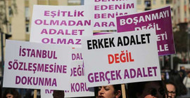 Meclis'te İstanbul Sözleşmesi karşıtı kitapçık dağıtıldı