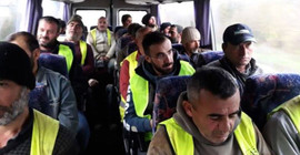 Sırbistan’a götürülen işçilere alacakları ödenmedi, işçiler eylemde