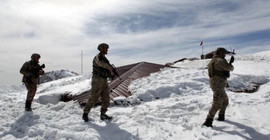 Hakkari'de iki asker çığ altında kaldı