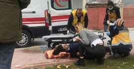 Kanalizasyon kazısında göçük: Toprağa saplanan işçi yaralandı