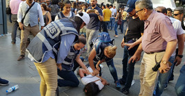 İhraç karşıtı eyleme polisten sert müdahale
