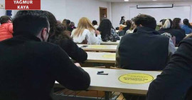 Bir velinin Corovirus'ten ölmesine rağmen Atılım Üniversitesi yüz yüze sınavdan vazgeçmiyor