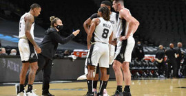 Becky Hammon NBA'de görev yapan ilk kadın baş antrenör oldu