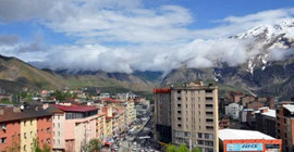 Hakkari'de eylem yasağı 'devletin bölünmez bütünlüğü' gerekçesiyle uzatıldı