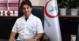 ‘Doktorlar hemşirelerin komutanıdır’ diyen başhekim, özür dileyerek istifasını duyurdu