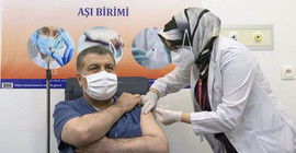 Sağlık Bakanı Koca: Siyasi parti genel başkanlarını aşı olmaya davet ettim