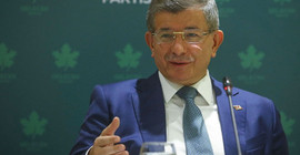 Davutoğlu: Soylu'nun yaptığı açıklama Berat Albayrak'a attığı omuz gibi