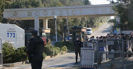 Boğaziçi Üniversitesi'ndeki eylemler polis ablukasına rağmen sürüyor