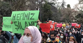 Boğaziçili öğrenciler 'Aşağı bakmıyoruz, kabul etmiyoruz, vazgeçmiyoruz' diyerek yürüyüş düzenledi