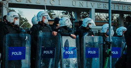 'Barbarları Beklerken Sanat Kolektifi'nden Boğaziçi tutuklamalarına tepki