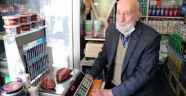 'Cenazelerine bakkal gider ama onlar markete gidiyor'