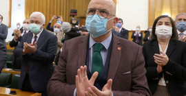 Enis Berberoğlu, 8 ay sonra yeniden Meclis'te: Ne yapacaklar, sehpa kurup asacaklar mı beni?