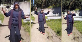 Mezarlıkta çiftetelli oynayan 2 işçi kovuldu