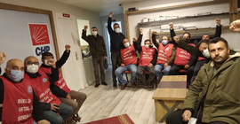 Metal işçileri 5 gündür CHP binasında açlık grevinde
