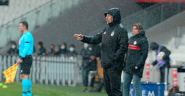 Beşiktaş Teknik Direktörü Sergen Yalçın: Kötü oynayan hakeme söyleniyor