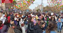 Diyarbakırlı kadınlar özgürlük için alanlarda