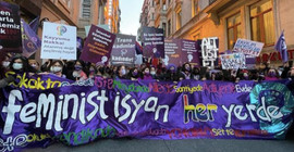 Feminist Gece Yürüyüşü'nün ardından kadınların evlerine polis baskını: 10 gözaltı